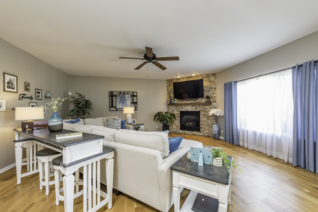 206 Chesapeake Bay, Winthrop Harbor, IL 60096