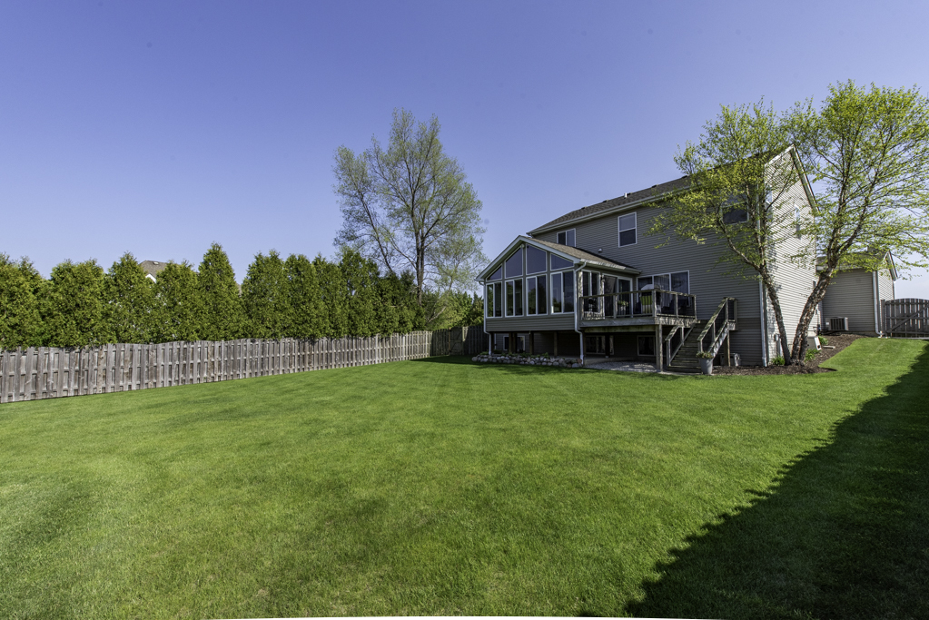 206 Chesapeake Bay, Winthrop Harbor, IL 60096