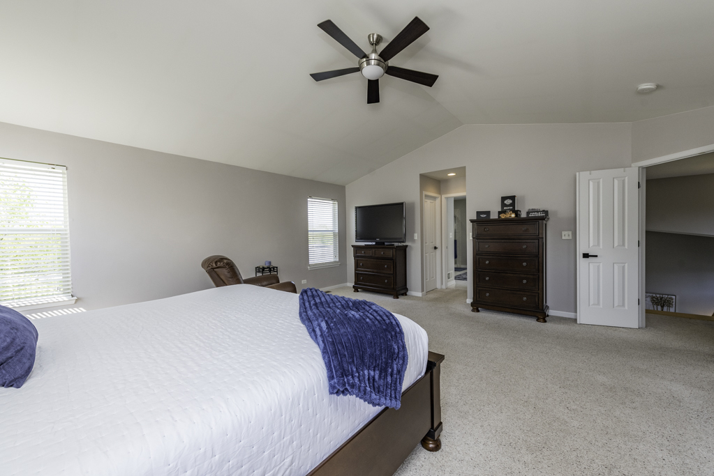 206 Chesapeake Bay, Winthrop Harbor, IL 60096