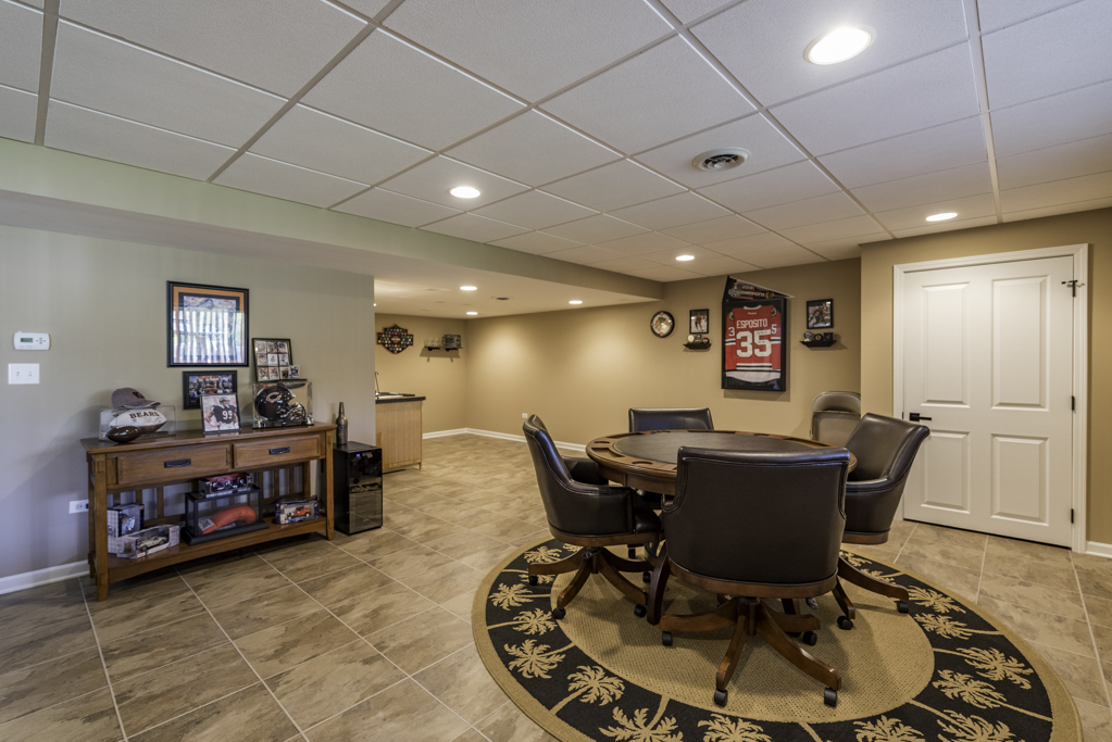 206 Chesapeake Bay, Winthrop Harbor, IL 60096