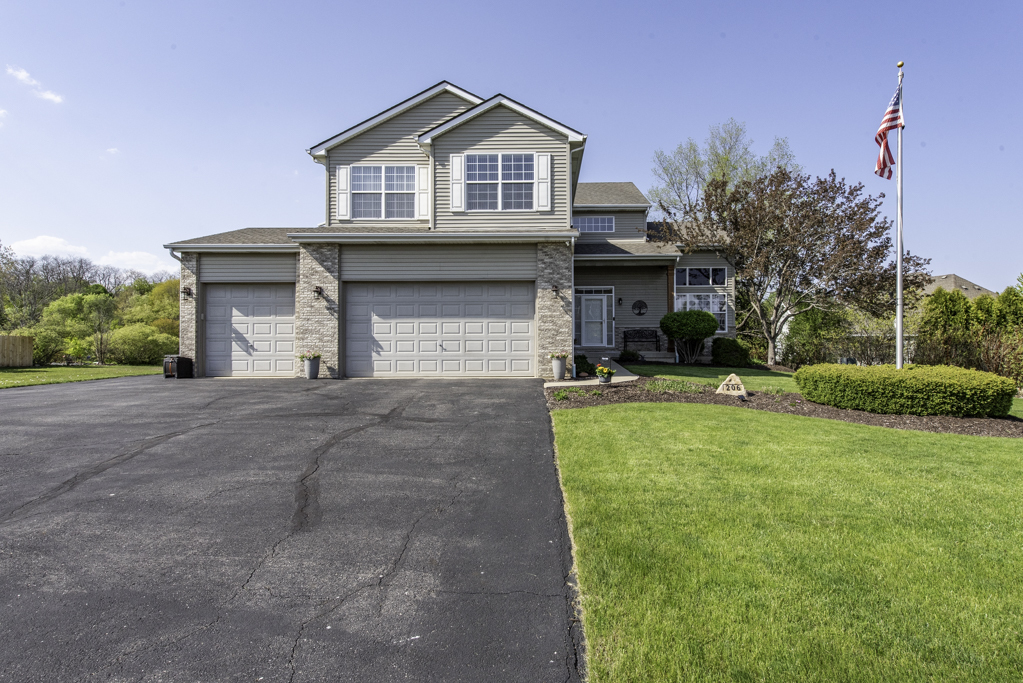 206 Chesapeake Bay, Winthrop Harbor, IL 60096