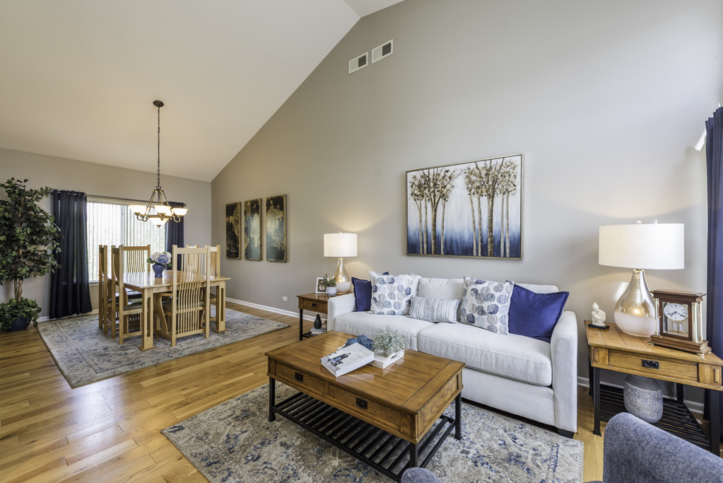 206 Chesapeake Bay, Winthrop Harbor, IL 60096