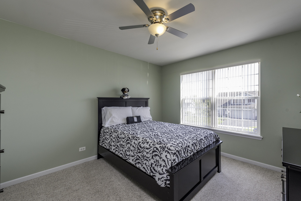 206 Chesapeake Bay, Winthrop Harbor, IL 60096