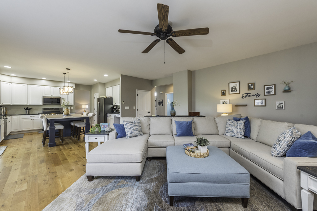 206 Chesapeake Bay, Winthrop Harbor, IL 60096