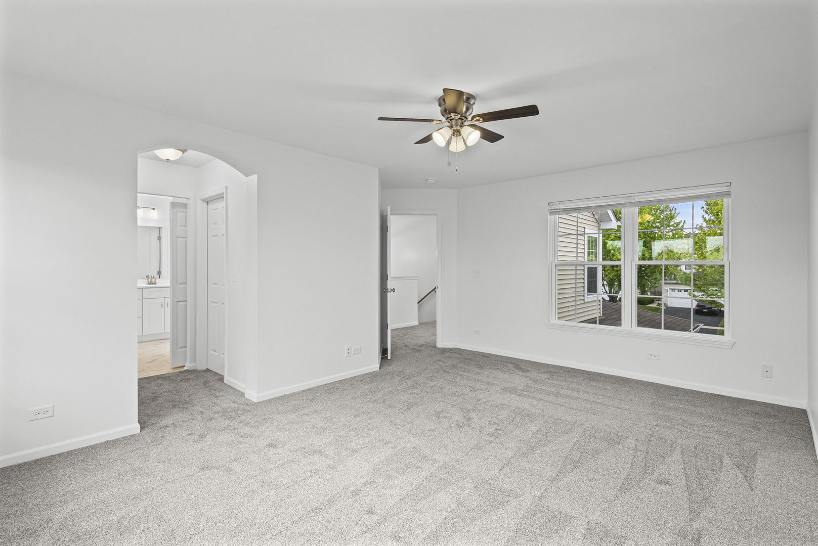 1463 W Remington Lane, Round Lake, IL 60073