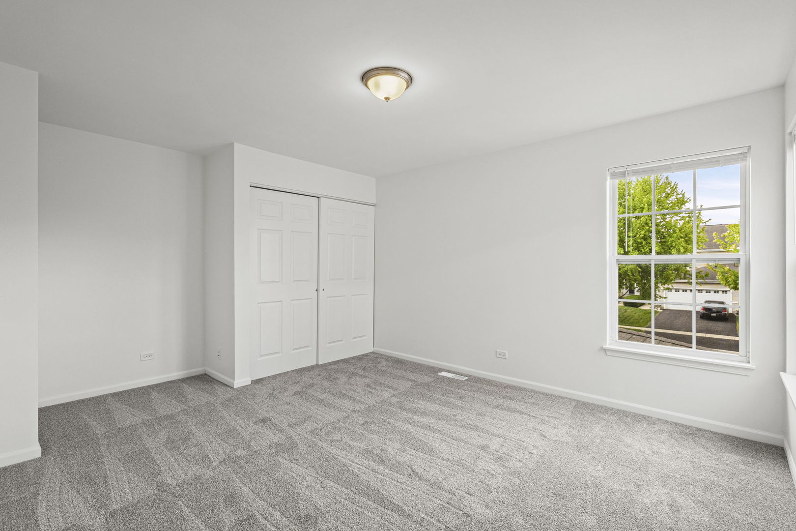 1463 W Remington Lane, Round Lake, IL 60073