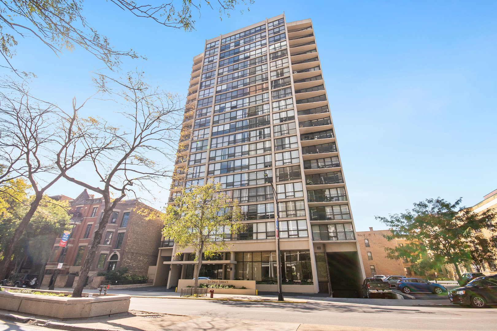 1540 N LaSalle Drive #1906, Chicago, IL 60601