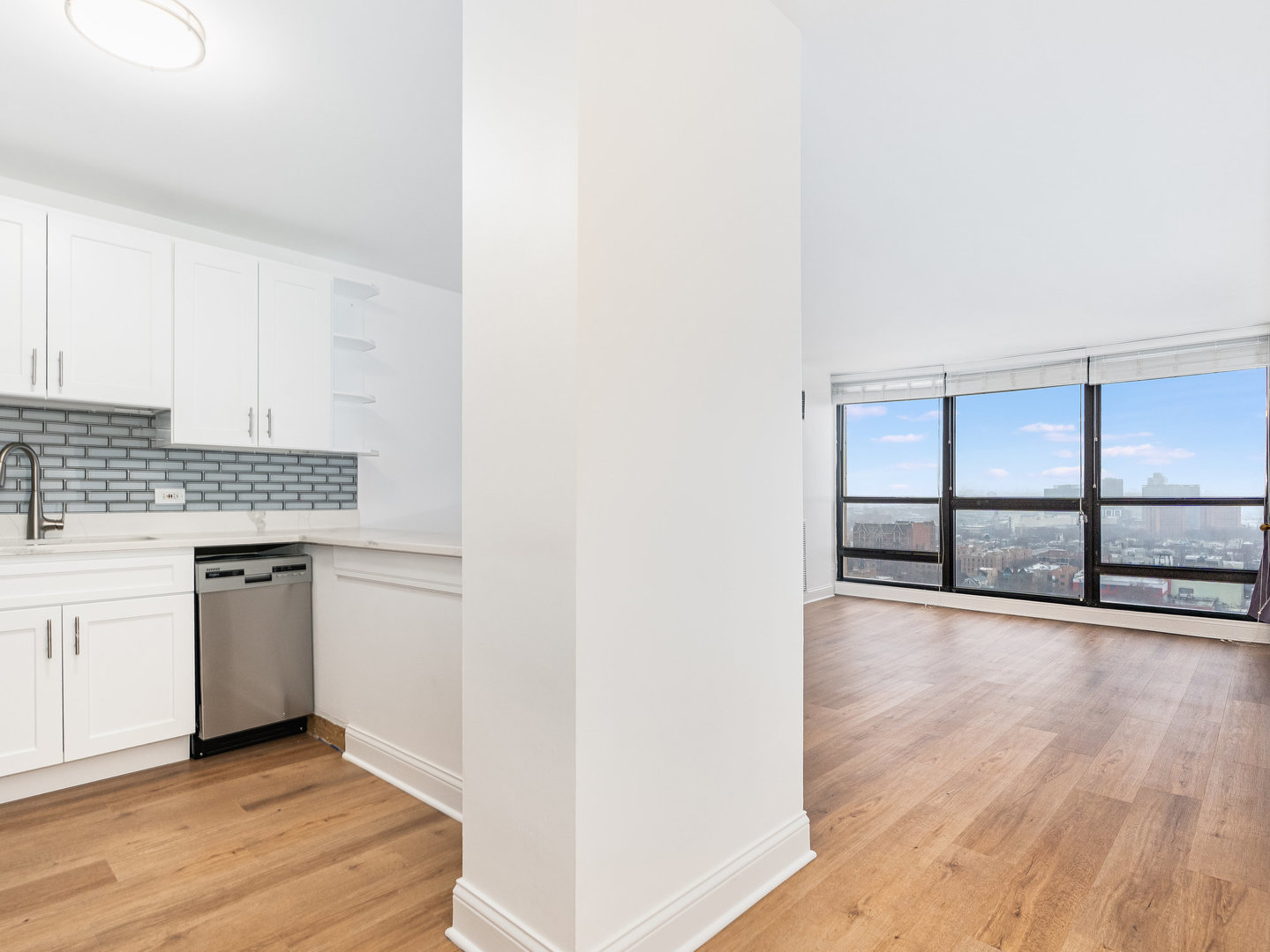 1540 N LaSalle Drive #1906, Chicago, IL 60601