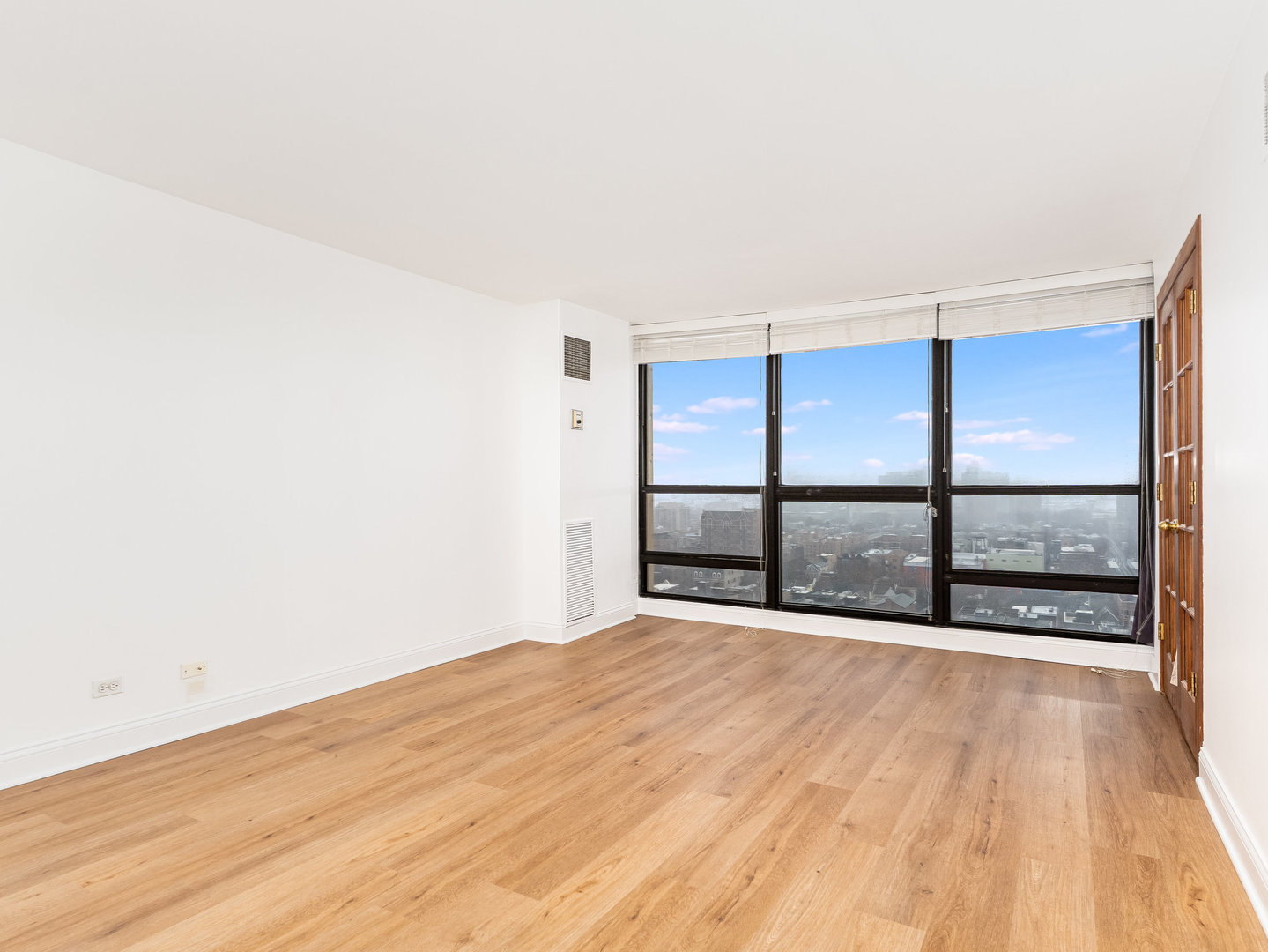 1540 N LaSalle Drive #1906, Chicago, IL 60601