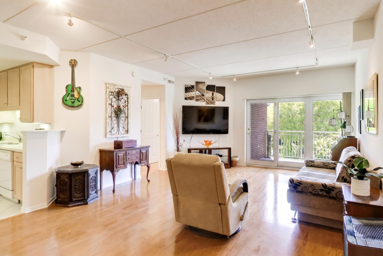 445 Village Green #308, Lincolnshire, IL 60069