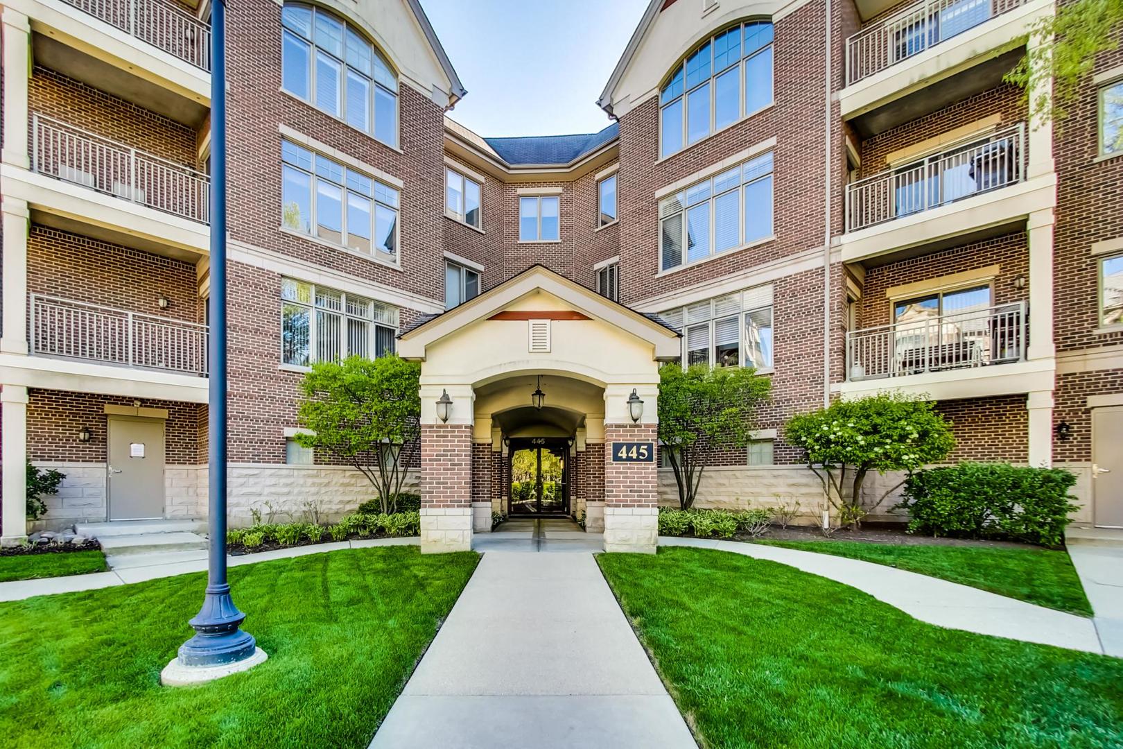 445 Village Green #308, Lincolnshire, IL 60069