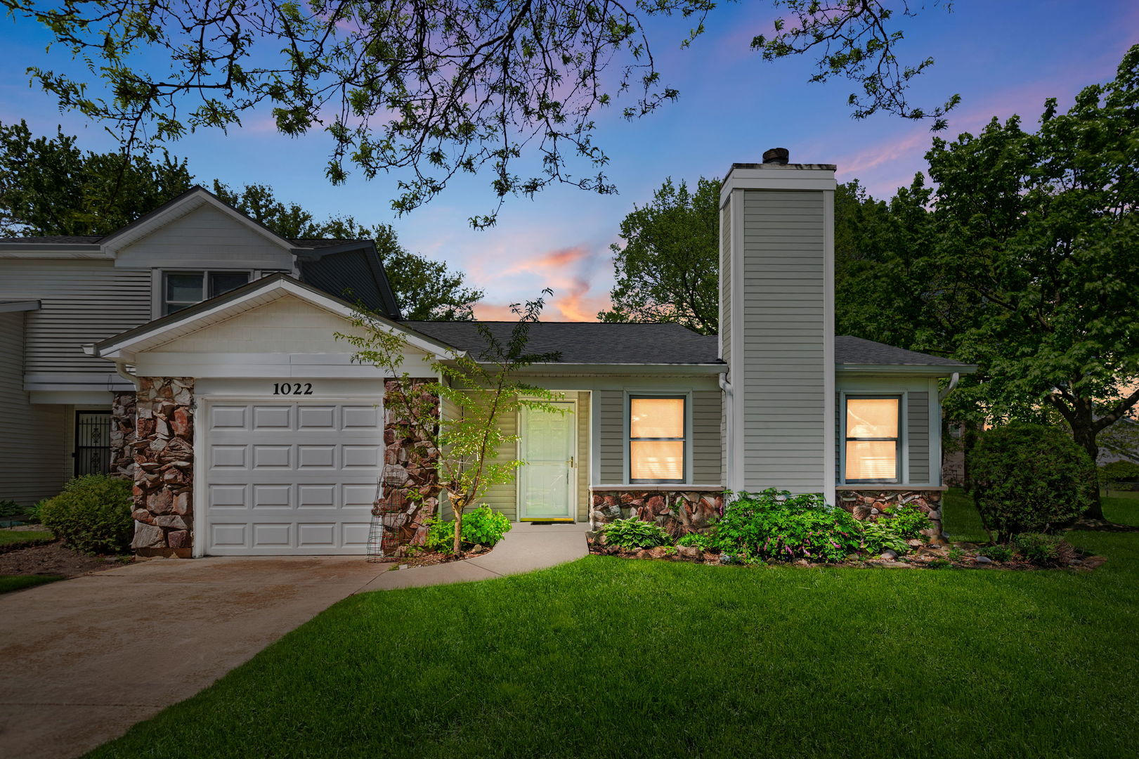 1022 Colony Lake Drive, Schaumburg, IL 60194