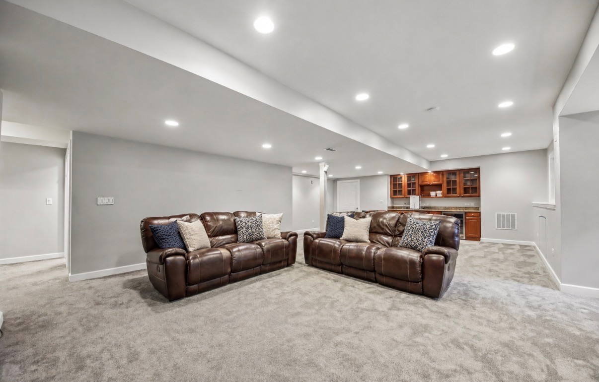 1620 Mulberry Drive, Libertyville, IL 60048