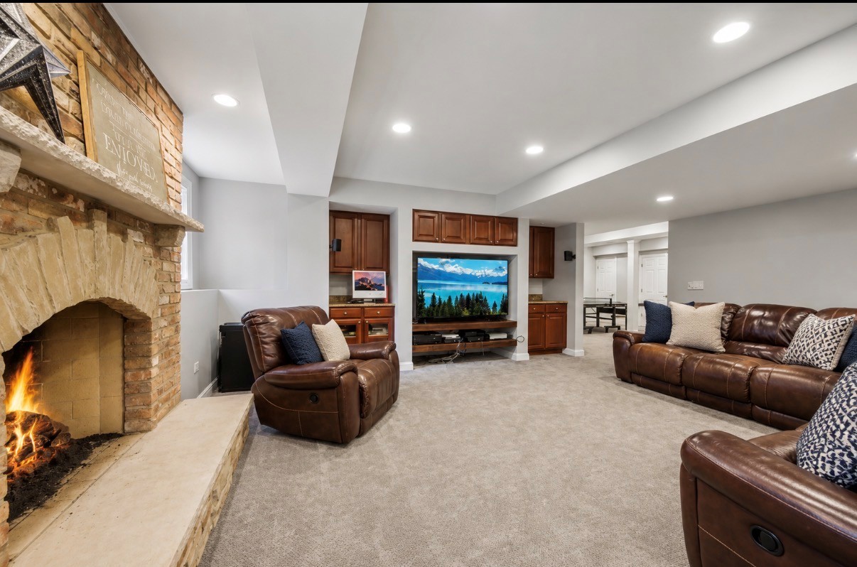 1620 Mulberry Drive, Libertyville, IL 60048