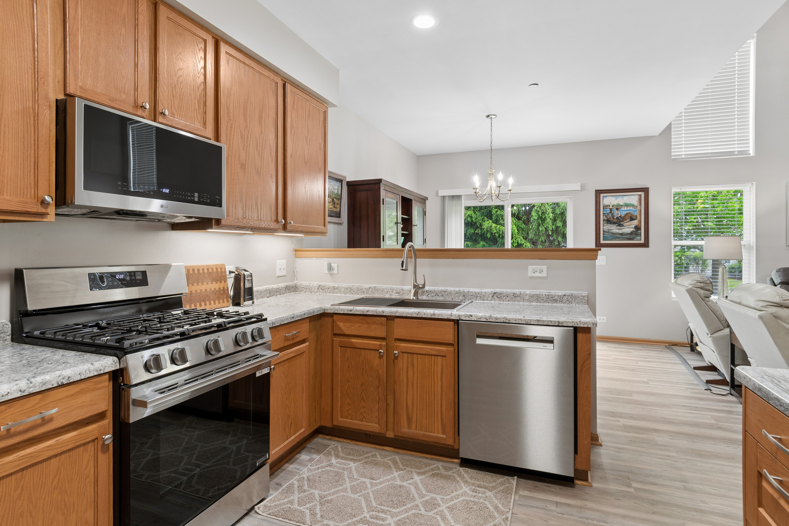 1855 Candlelight Circle, Montgomery, IL 60538