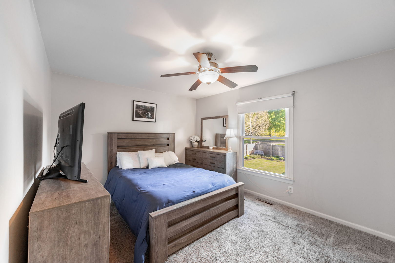 5113 W Dartmoor Drive, McHenry, IL 60050