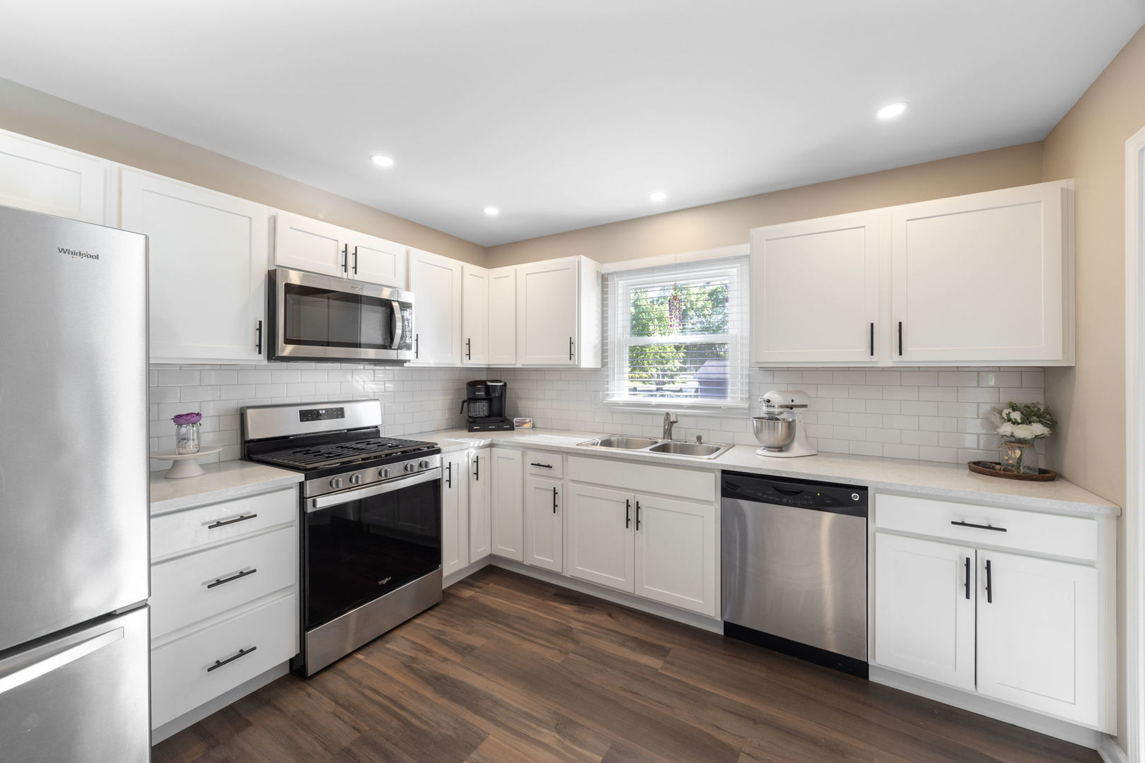 5113 W Dartmoor Drive, McHenry, IL 60050