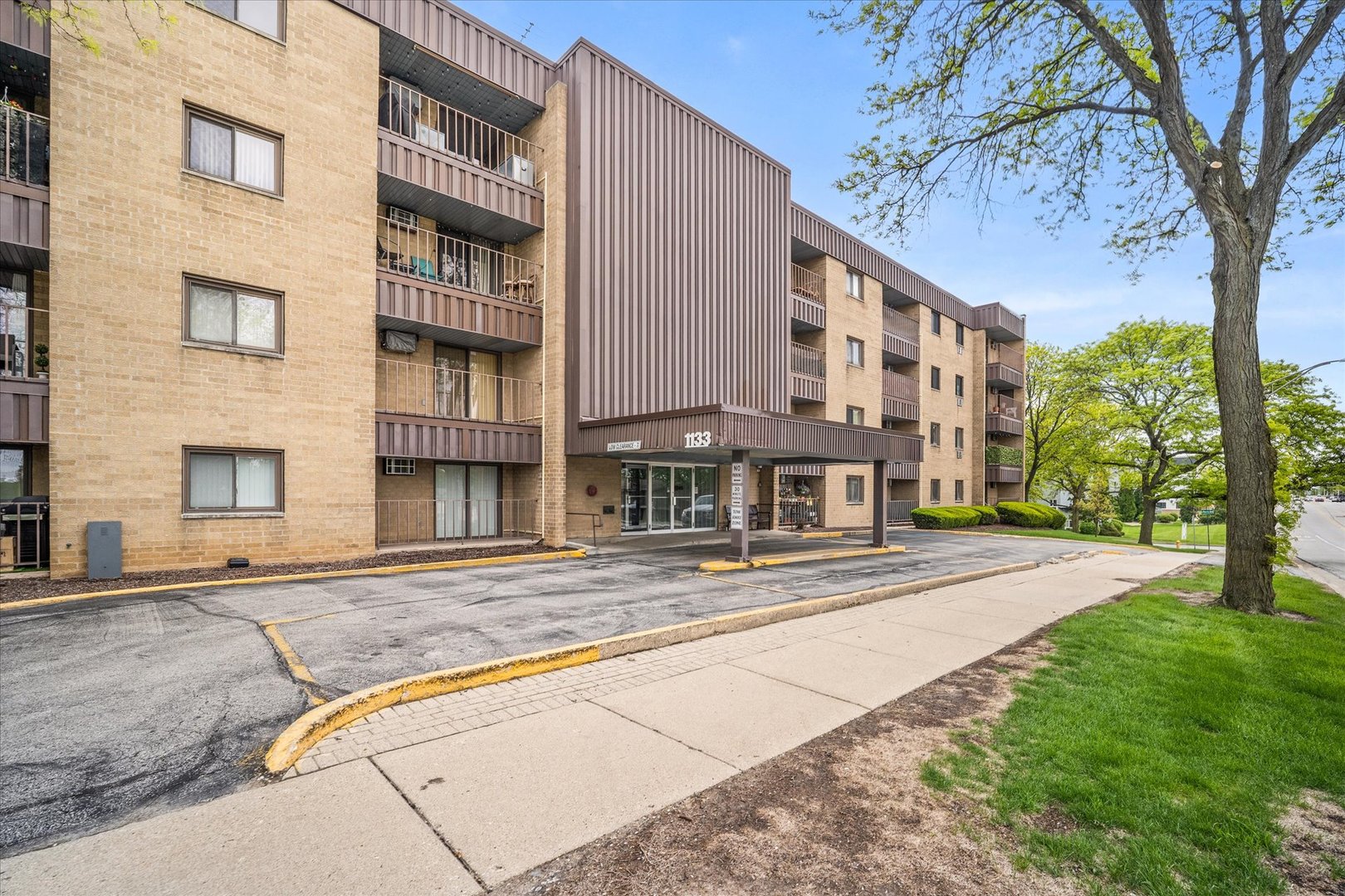 1133 S Finley Road #305, Lombard, IL 60148