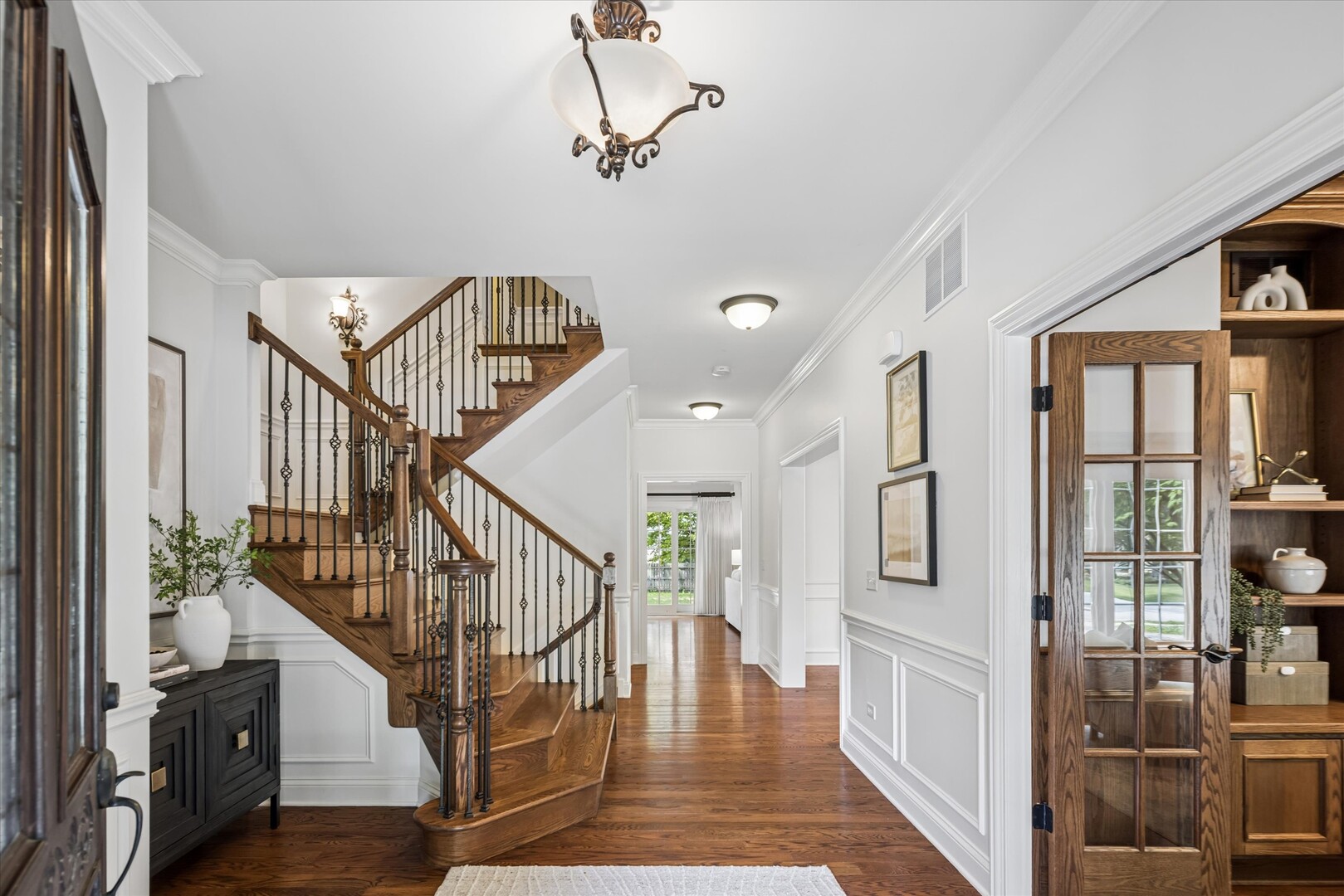 639 N Wright Street, Naperville, IL 60563