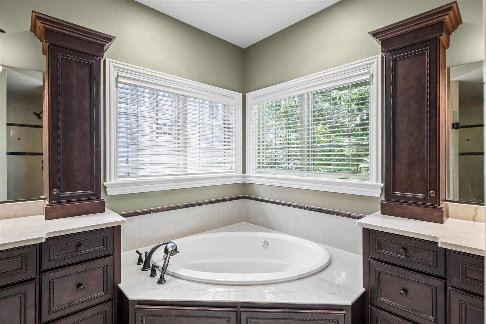 639 N Wright Street, Naperville, IL 60563