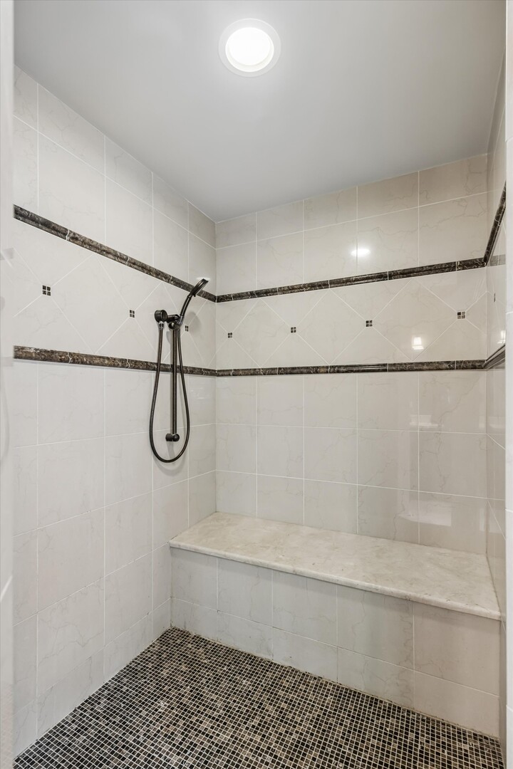 639 N Wright Street, Naperville, IL 60563