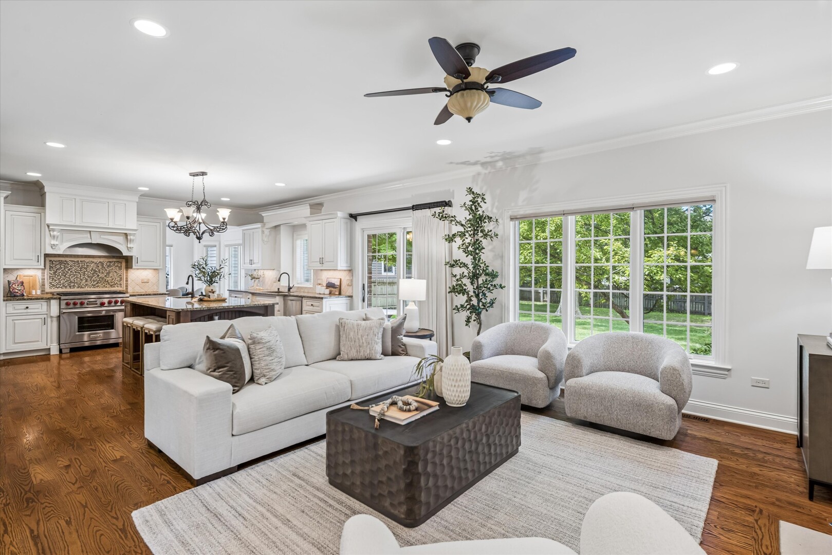 639 N Wright Street, Naperville, IL 60563