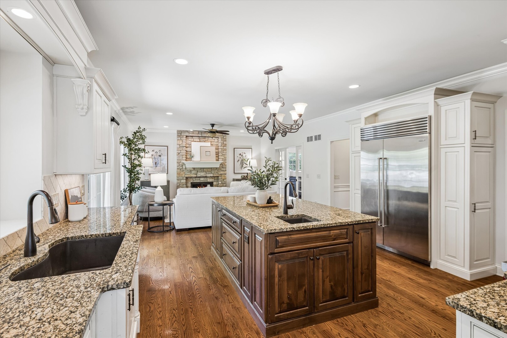 639 N Wright Street, Naperville, IL 60563