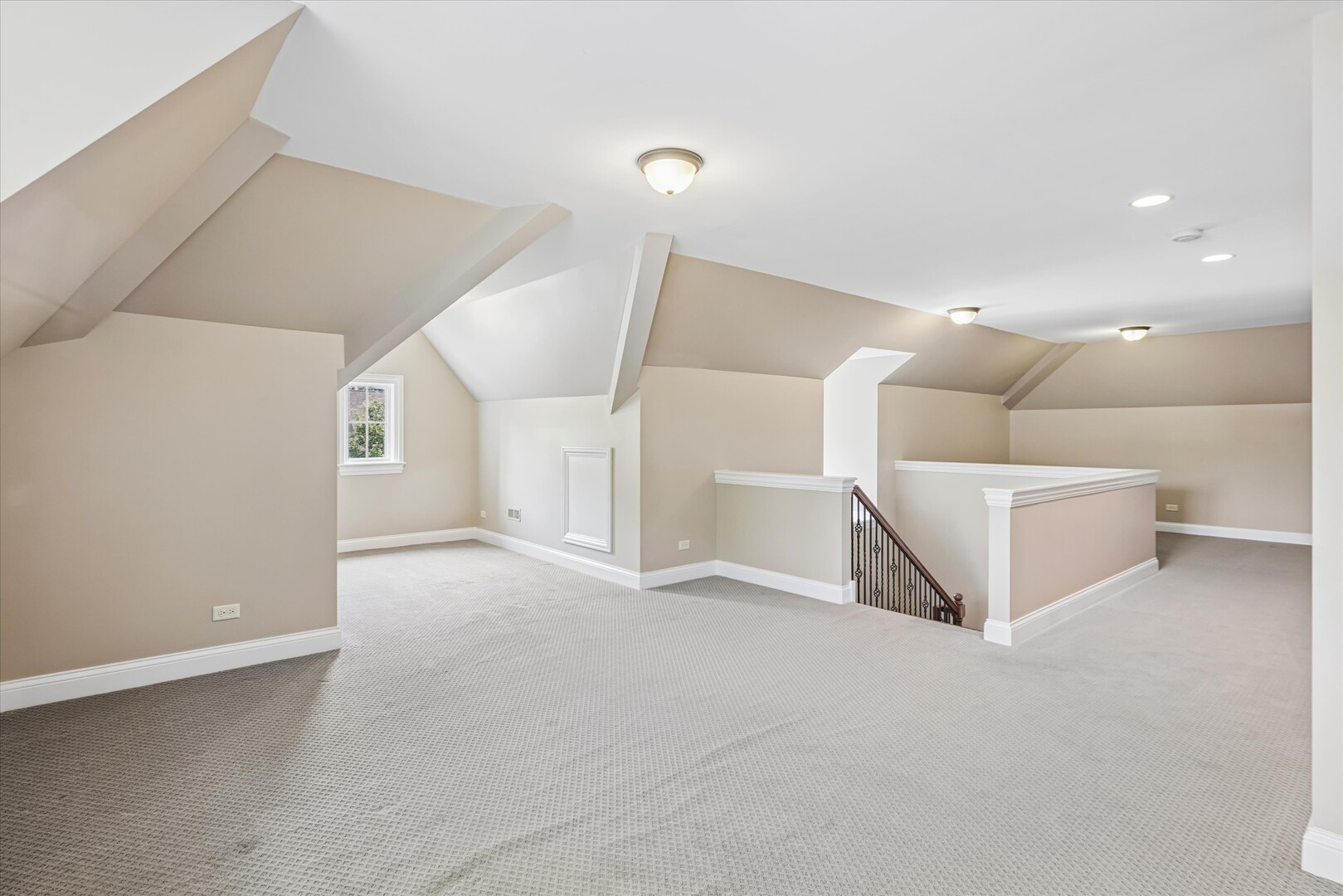 639 N Wright Street, Naperville, IL 60563