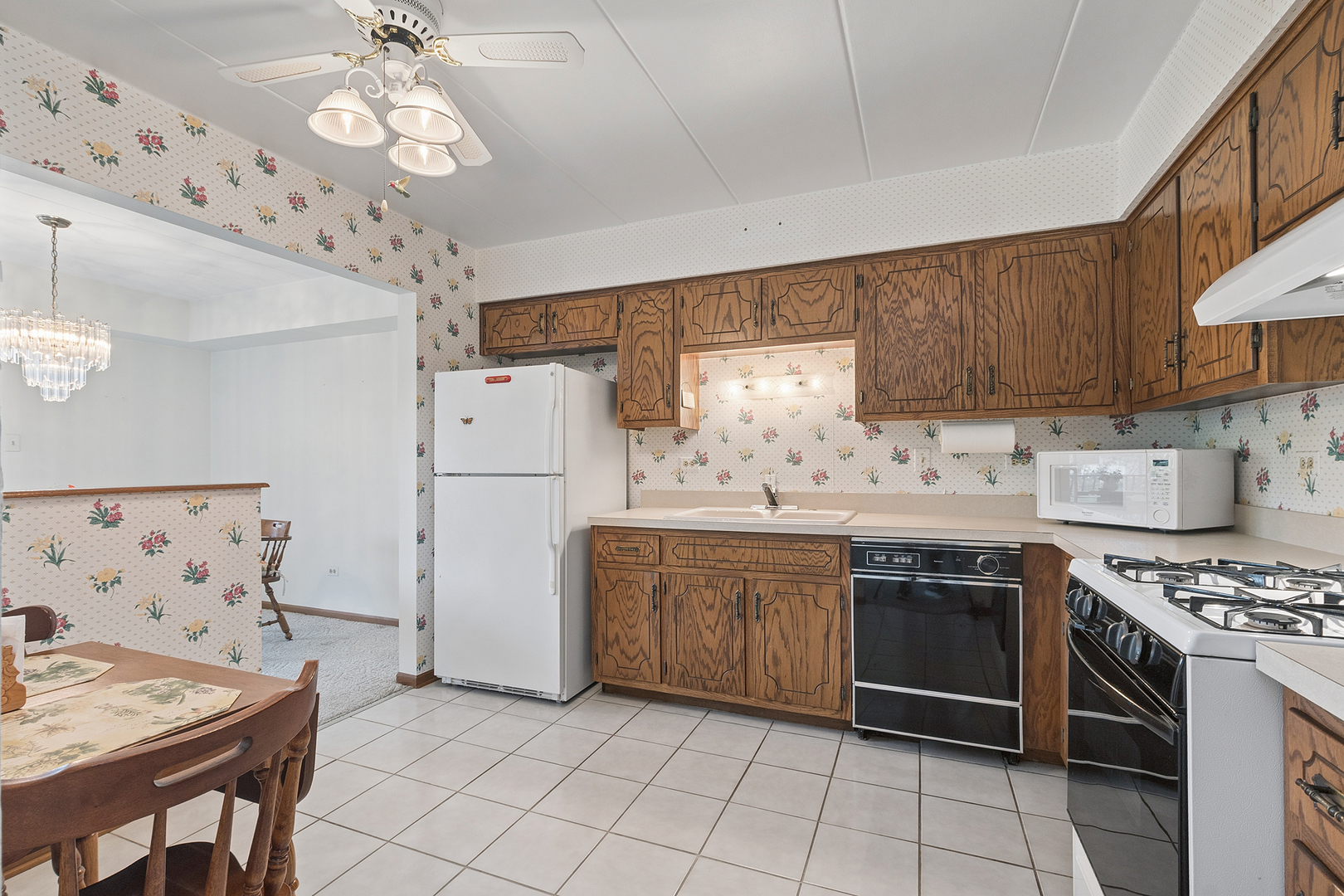 8826 W 140th Street #206, Orland Park, IL 60462