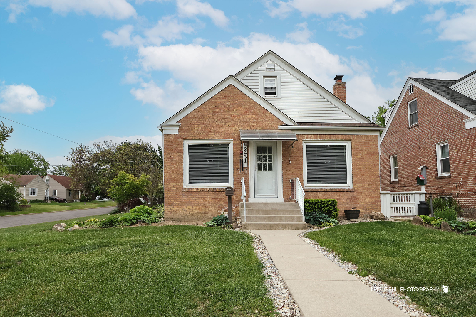 2431 W Ridgeland Avenue, Waukegan, IL 60085