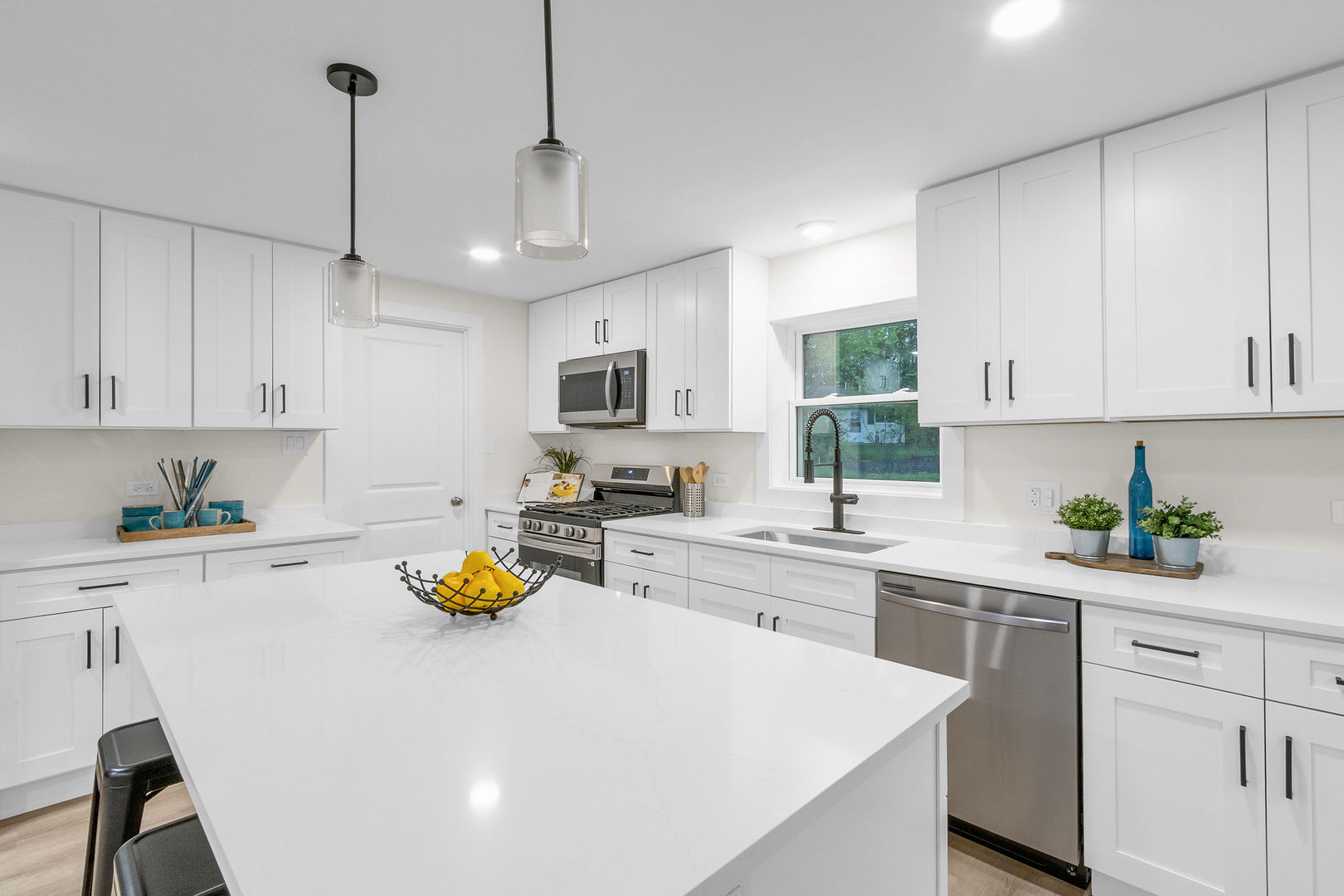 135 S Walnut Lane, Schaumburg, IL 60193