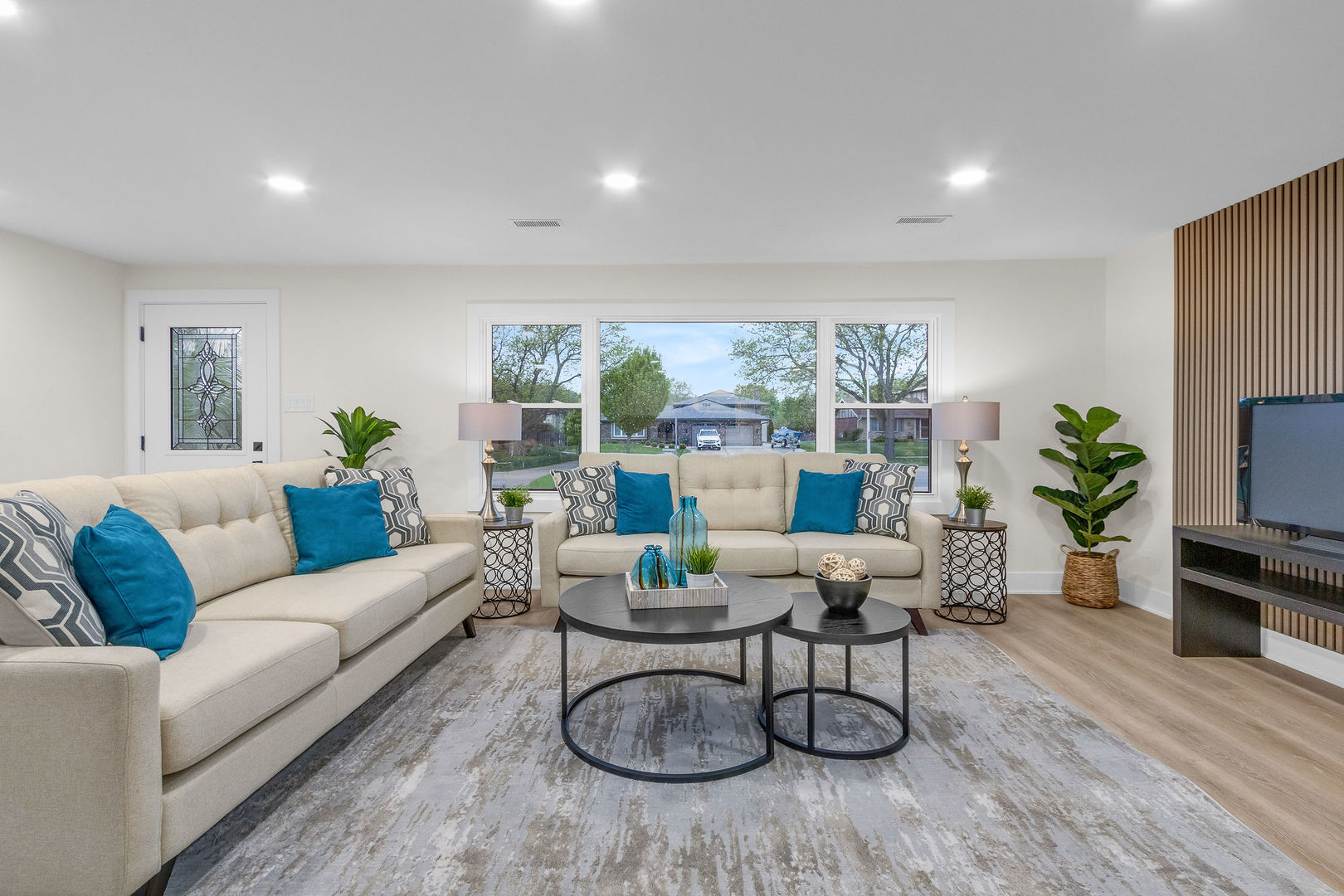 135 S Walnut Lane, Schaumburg, IL 60193