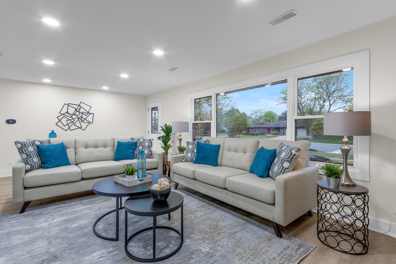 135 S Walnut Lane, Schaumburg, IL 60193