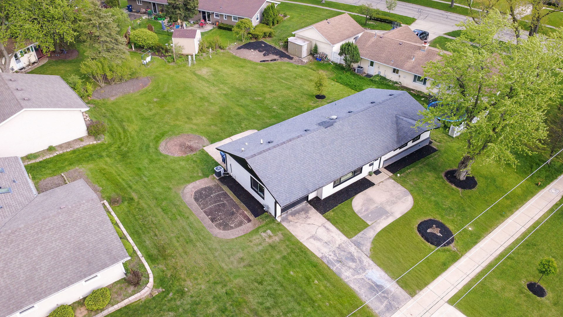 135 S Walnut Lane, Schaumburg, IL 60193