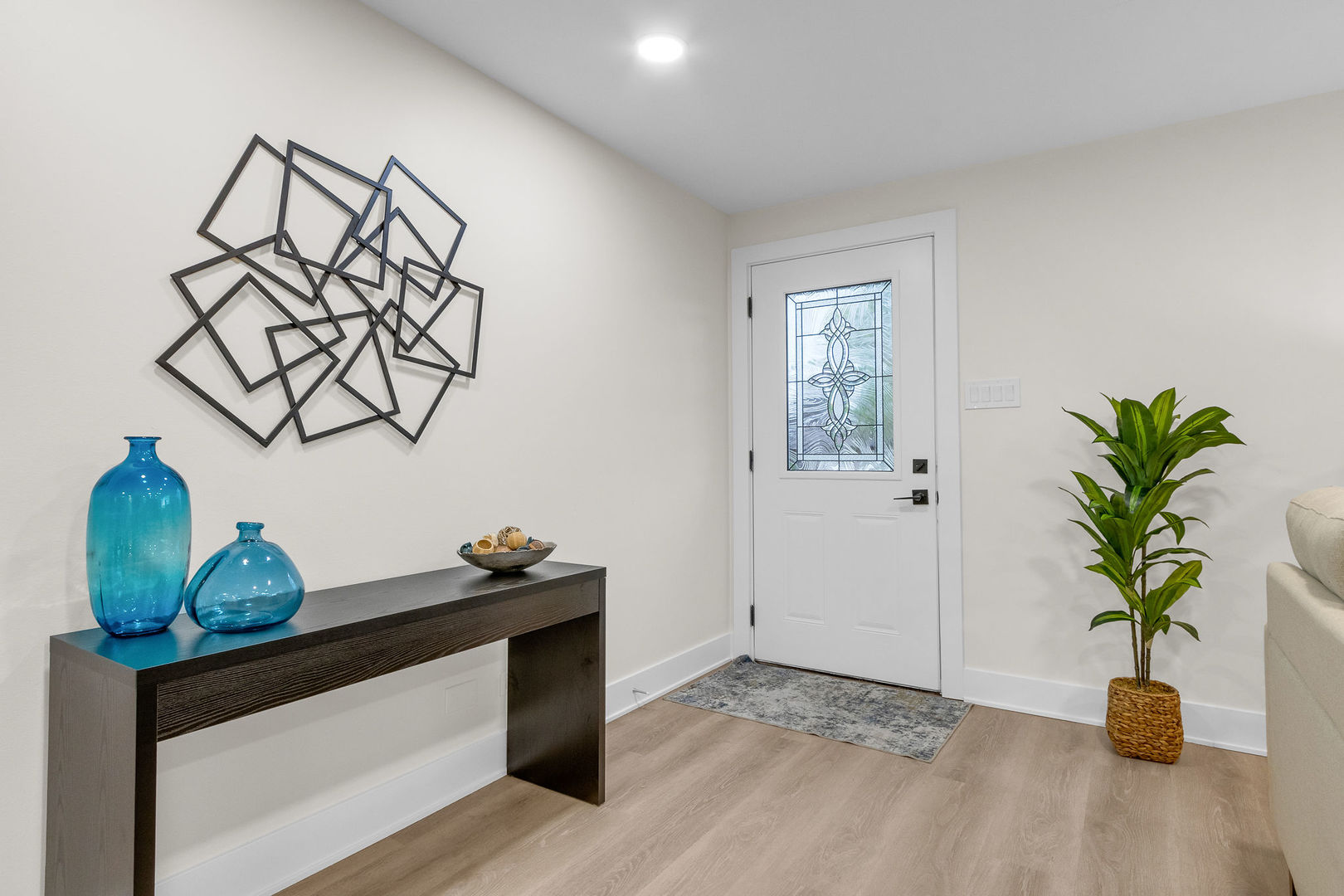 135 S Walnut Lane, Schaumburg, IL 60193