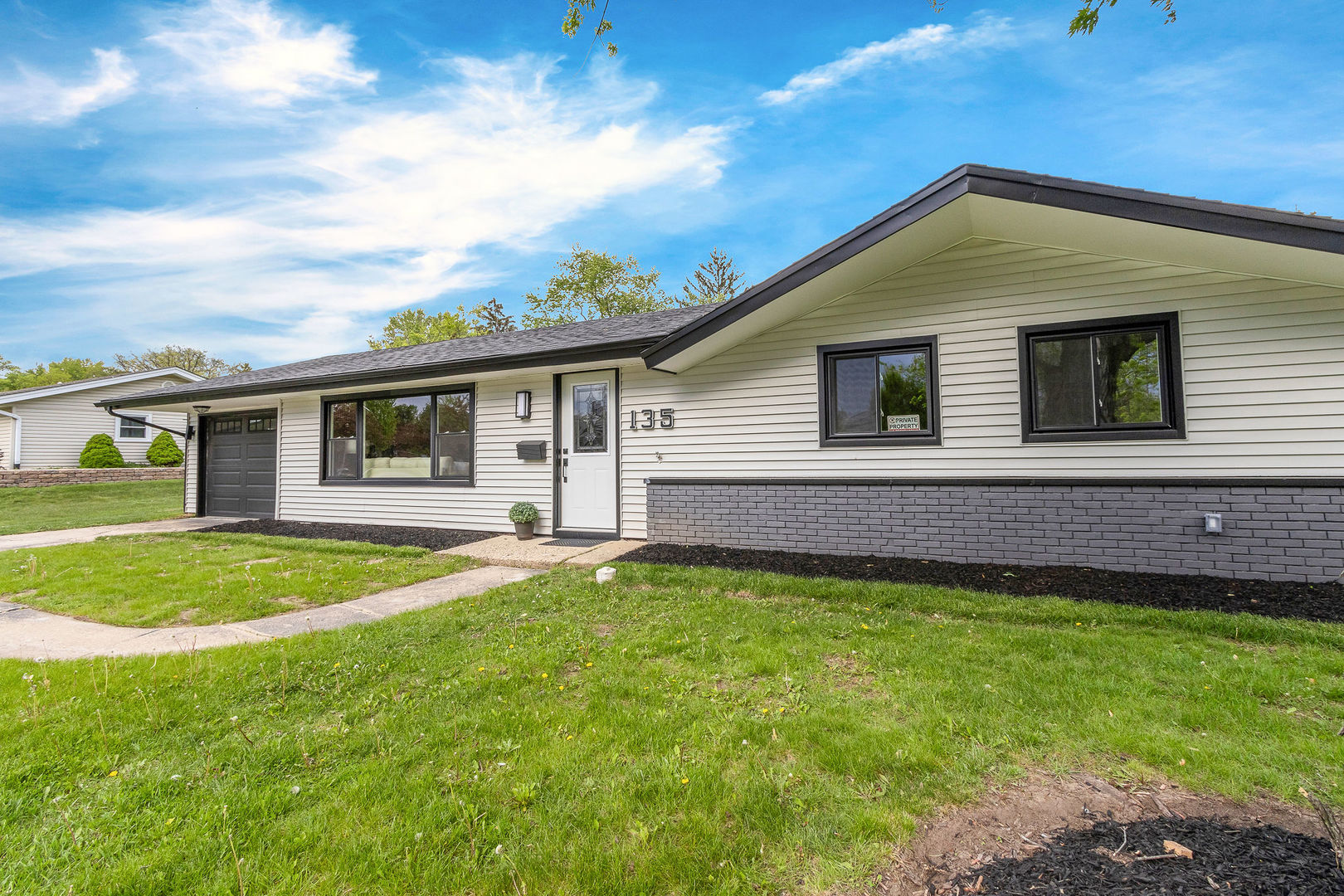 135 S Walnut Lane, Schaumburg, IL 60193