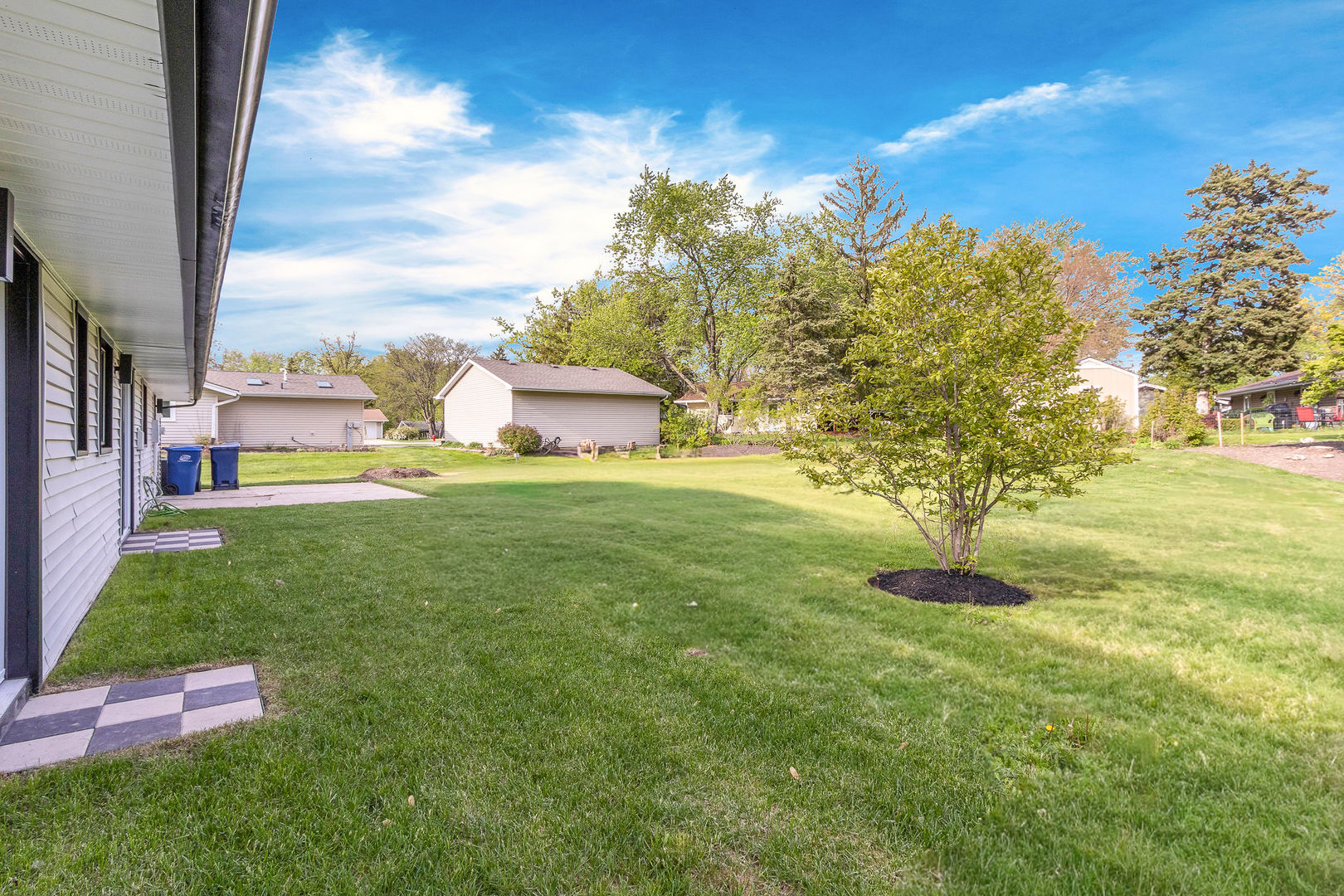 135 S Walnut Lane, Schaumburg, IL 60193
