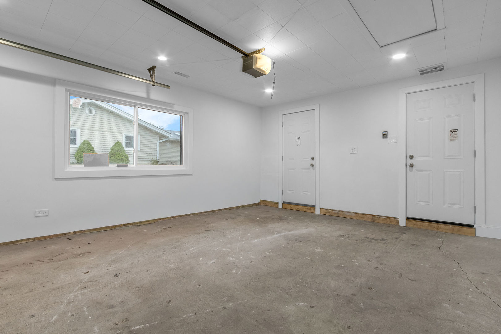 135 S Walnut Lane, Schaumburg, IL 60193