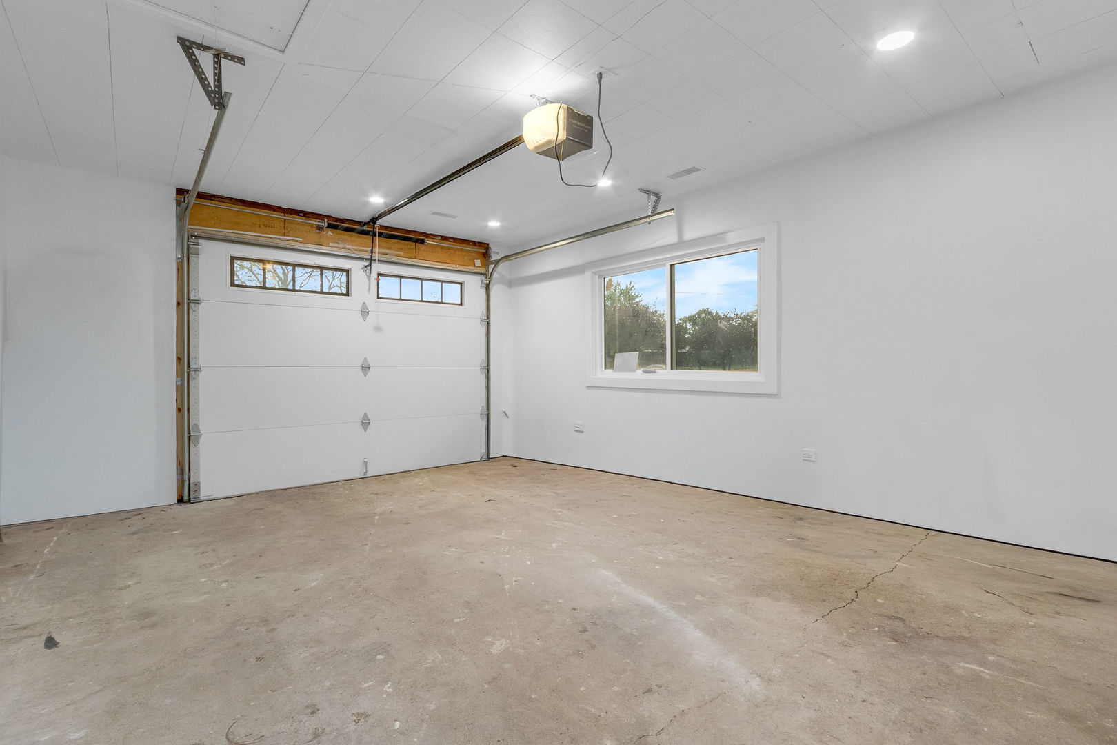 135 S Walnut Lane, Schaumburg, IL 60193