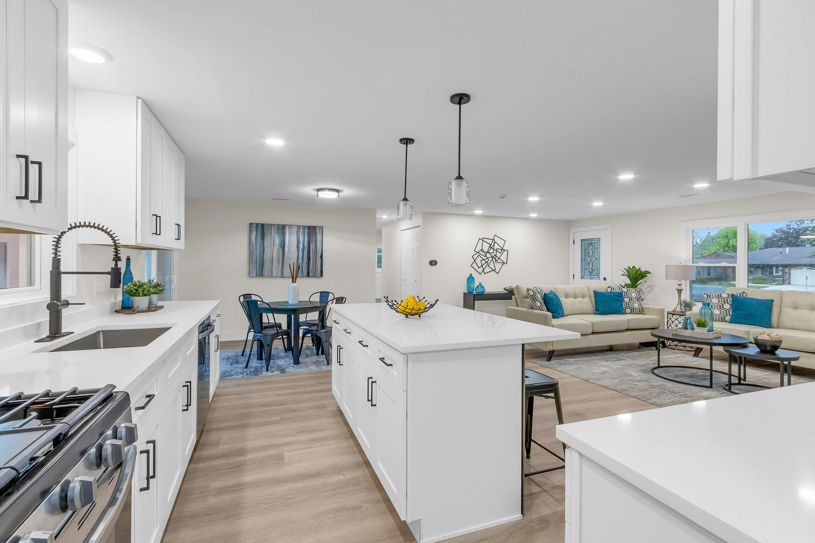 135 S Walnut Lane, Schaumburg, IL 60193
