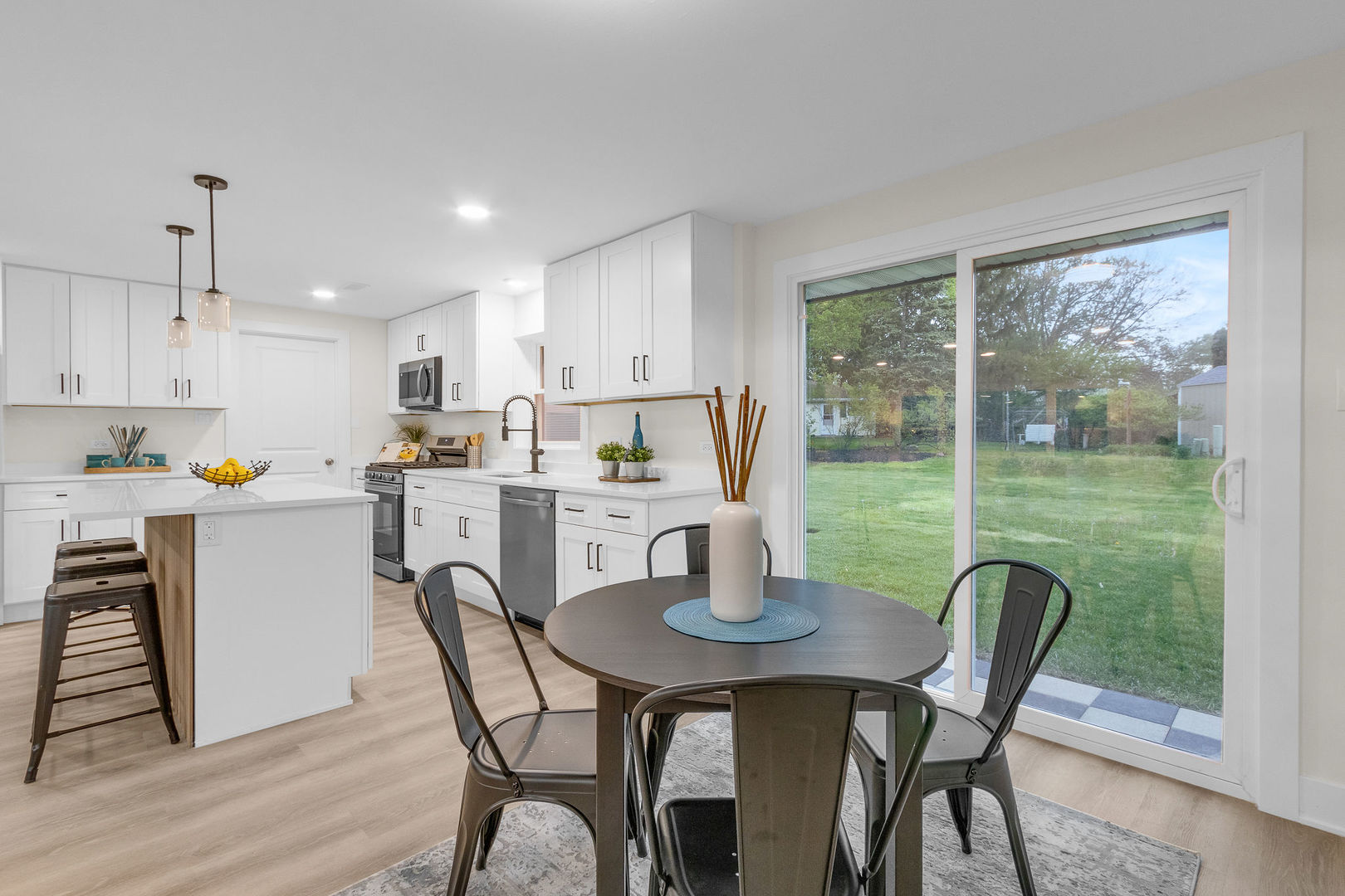135 S Walnut Lane, Schaumburg, IL 60193