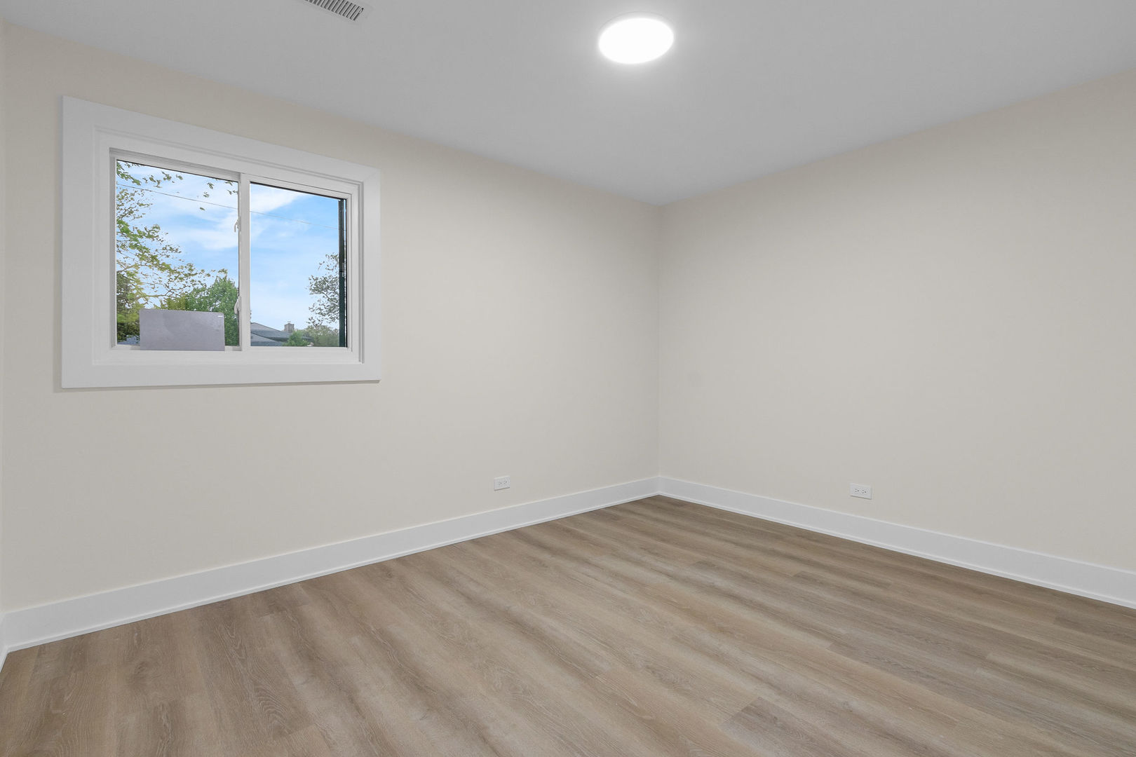 135 S Walnut Lane, Schaumburg, IL 60193