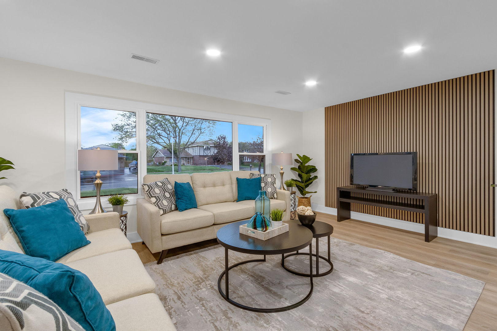 135 S Walnut Lane, Schaumburg, IL 60193