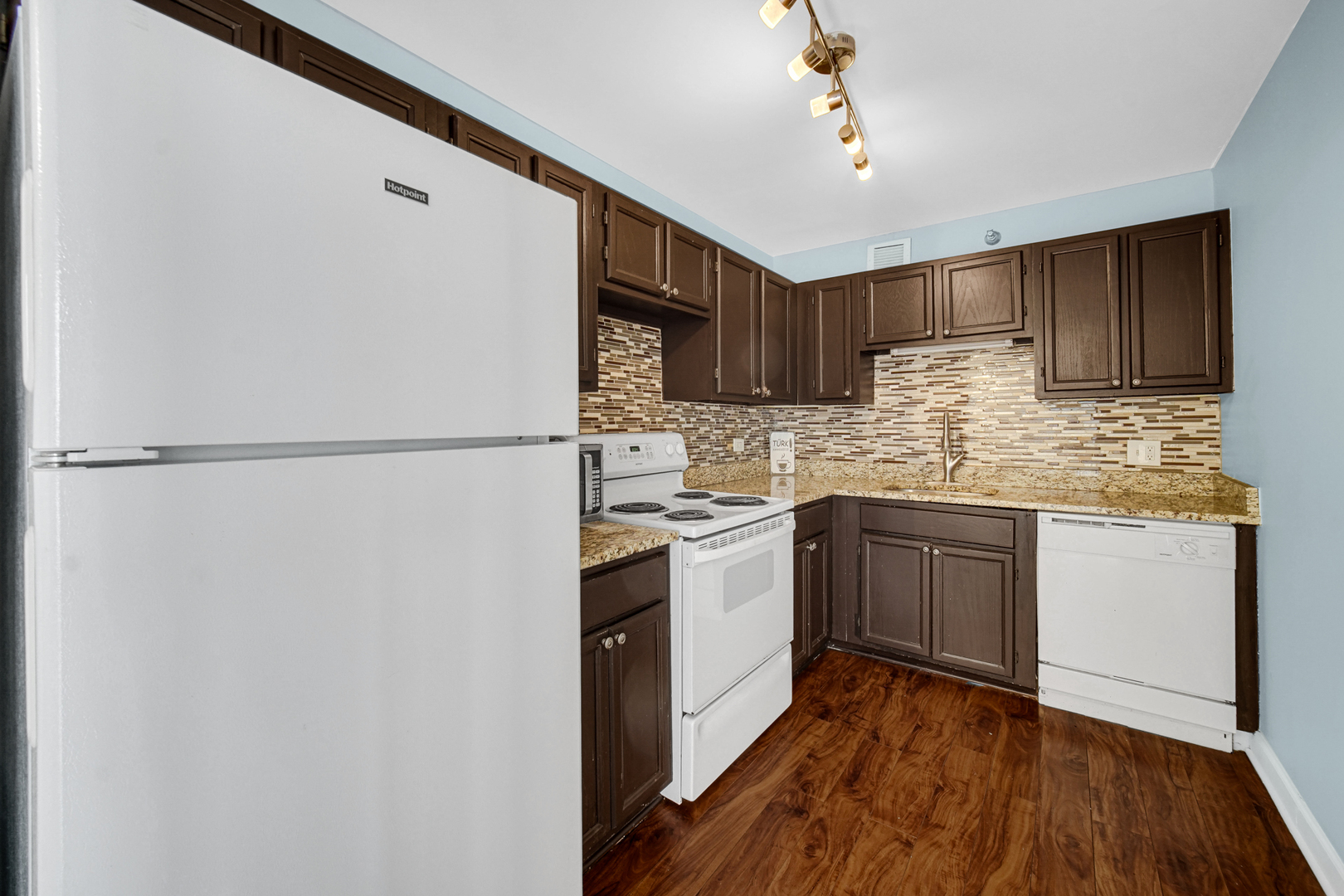 200 N Dearborn Street #4208, Chicago, IL 60601