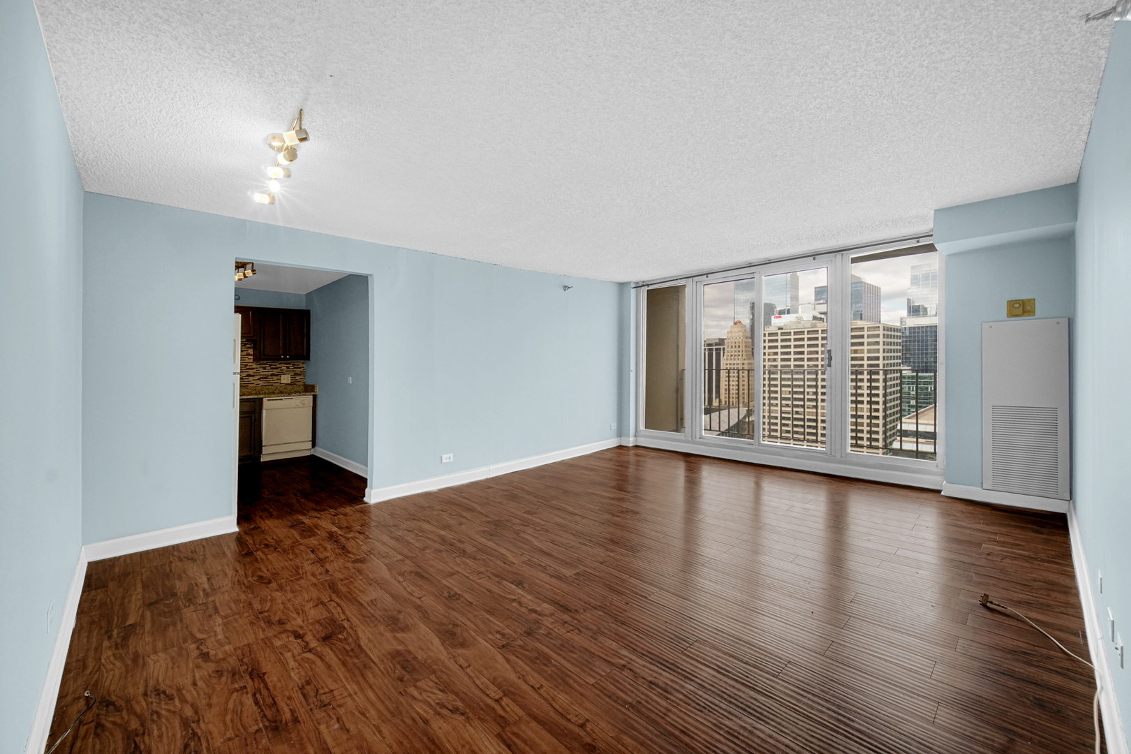 200 N Dearborn Street #4208, Chicago, IL 60601