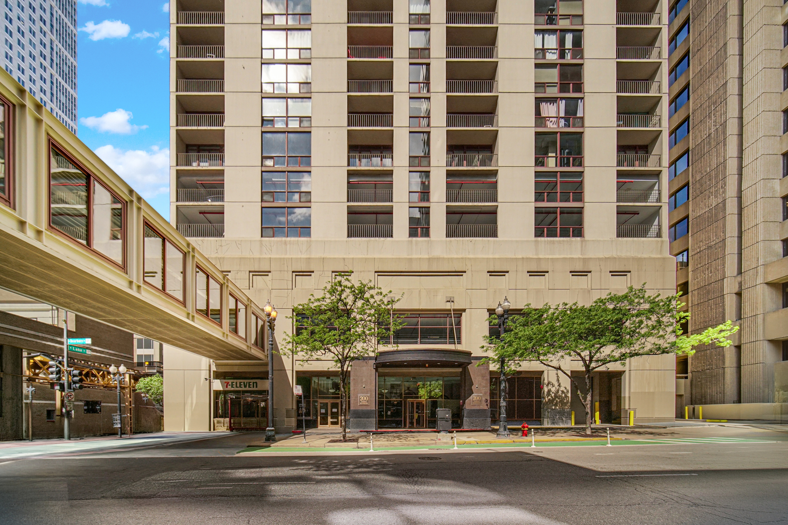 200 N Dearborn Street #4208, Chicago, IL 60601