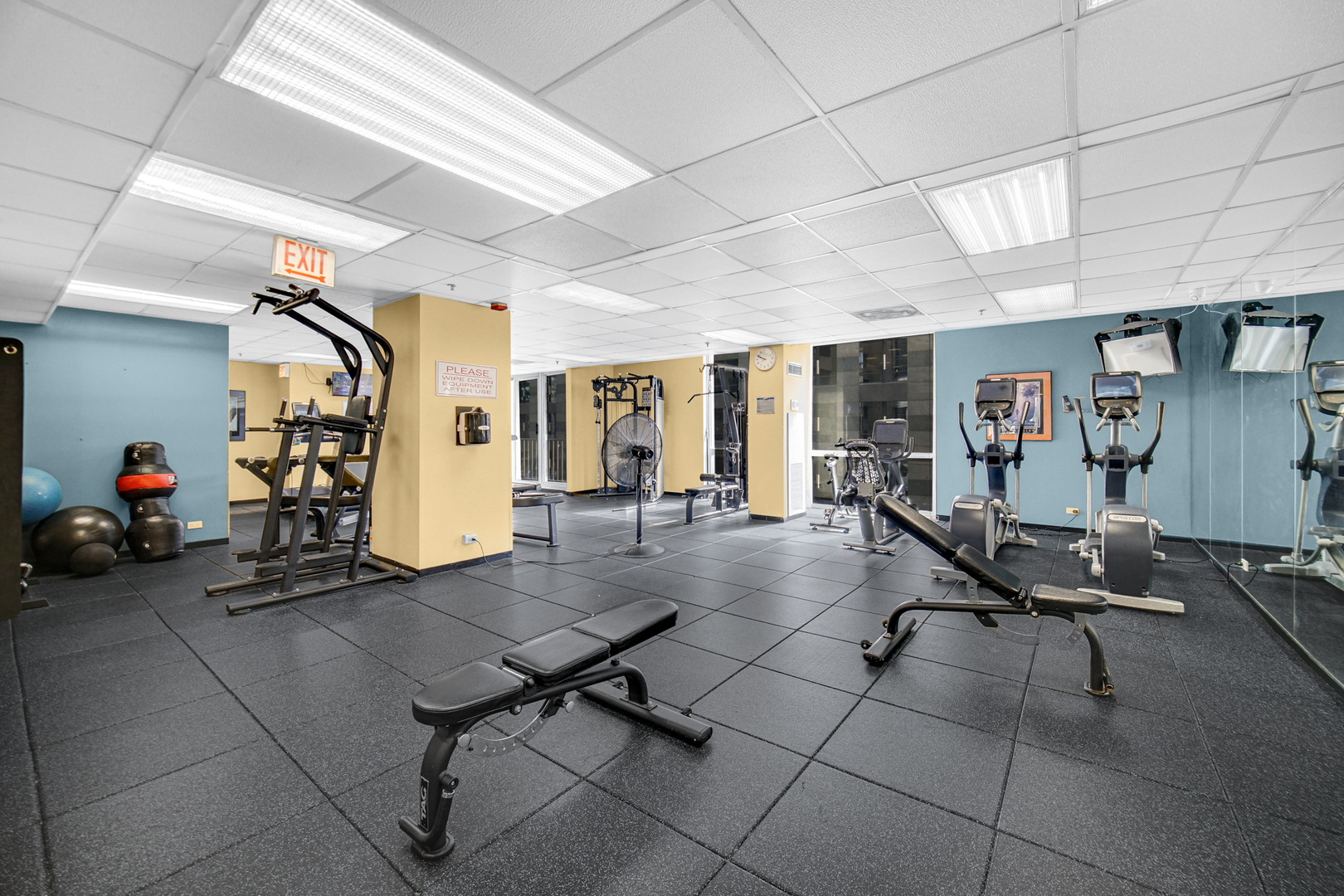 200 N Dearborn Street #4208, Chicago, IL 60601