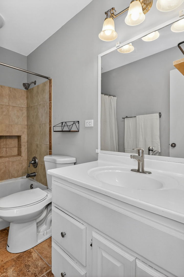 2S638 Enrico Fermi Court #0, Warrenville, IL 60555