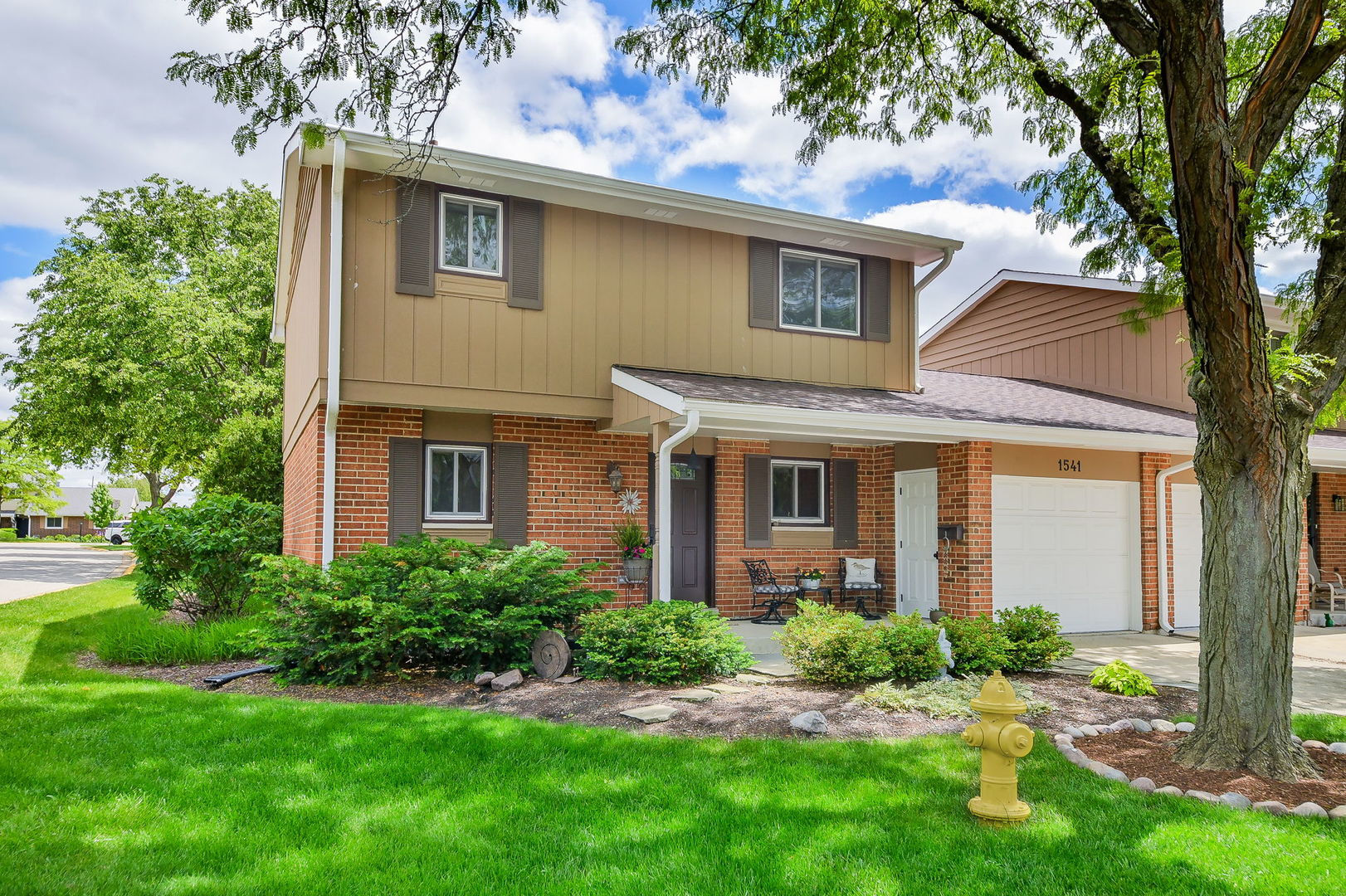 1541 Brittany Court, Wheaton, IL 60189