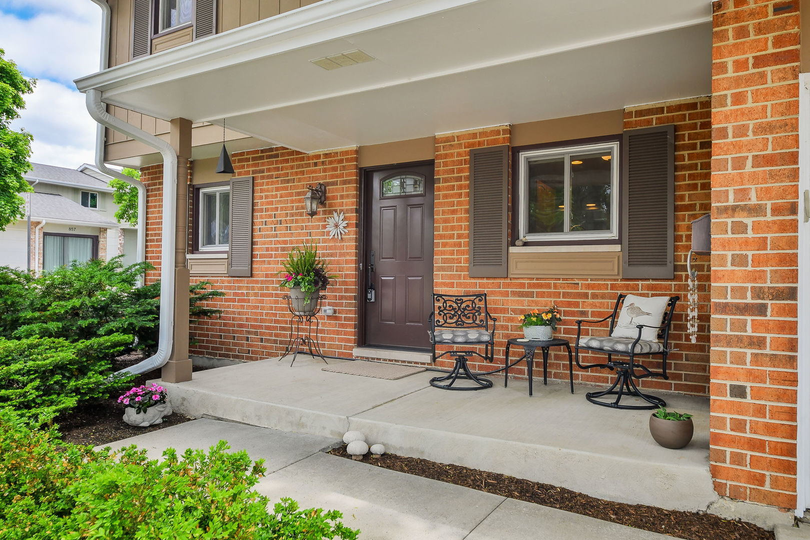 1541 Brittany Court, Wheaton, IL 60189
